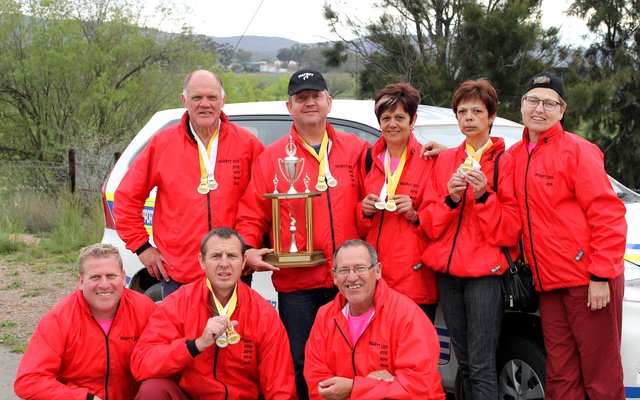 Die Vasbyt Stappers, voor vlnr Tommie Visagie, Frans Groenewald en RenÃ© Human. Agter vlnr is Michael Vermeulen, Riaan Mostert, Delecia Louwrens, Jacky Hildebrand en Wena Heydenrych. 